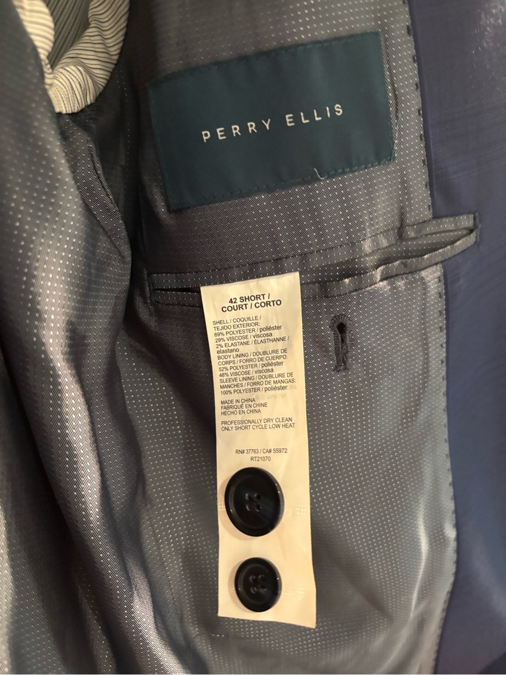 Perry Ellis suit - Picture 3 of 4
